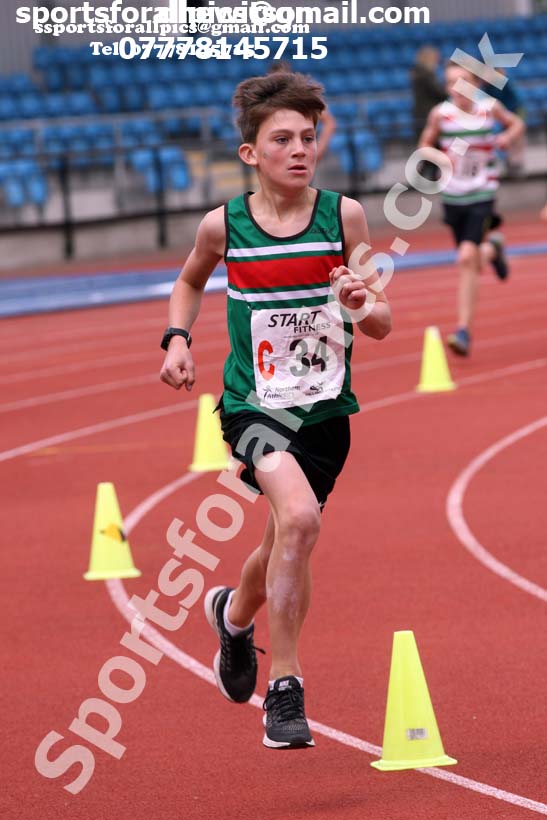 Boys under-13s 3 stage relay, Northern Senior 6 and 4 and Junior Stage Road Relays, SportsCity, Manchester. Photo:  David T. Hewitson/Sports for All Pics